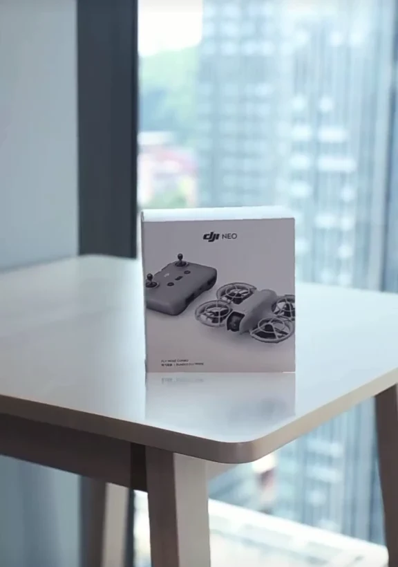 Unboxing & feature demo — video still